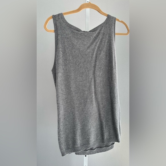 NWT Gray knit and satin blouse - Picture 2 of 2